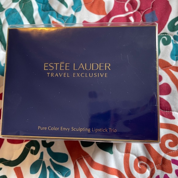 NEW Estee Lauder Pure Color Envy Sculpting Lipstick Trio w/ Pouch - Picture 2 of 3